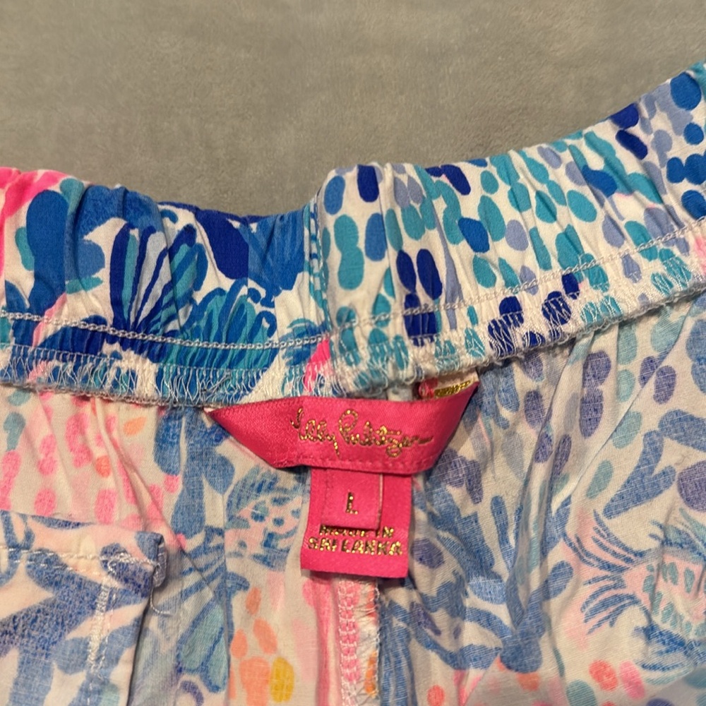 Lilly Pulitzer Pink Blue Coral Floral Print Shorts - Picture 2 of 3